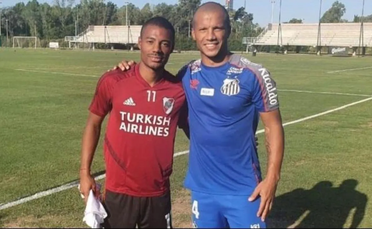 Carlos Sánchez aún sueña con compartir cancha con Nicolás de la Cruz