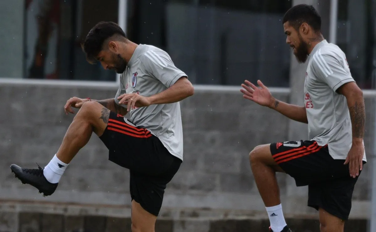Paulo Díaz, Milton Casco y Fabrizio Angileri trabajan para llegar al partido de ida de semifinal de Copa Libertadores contra Palmeiras del 5 de enero.