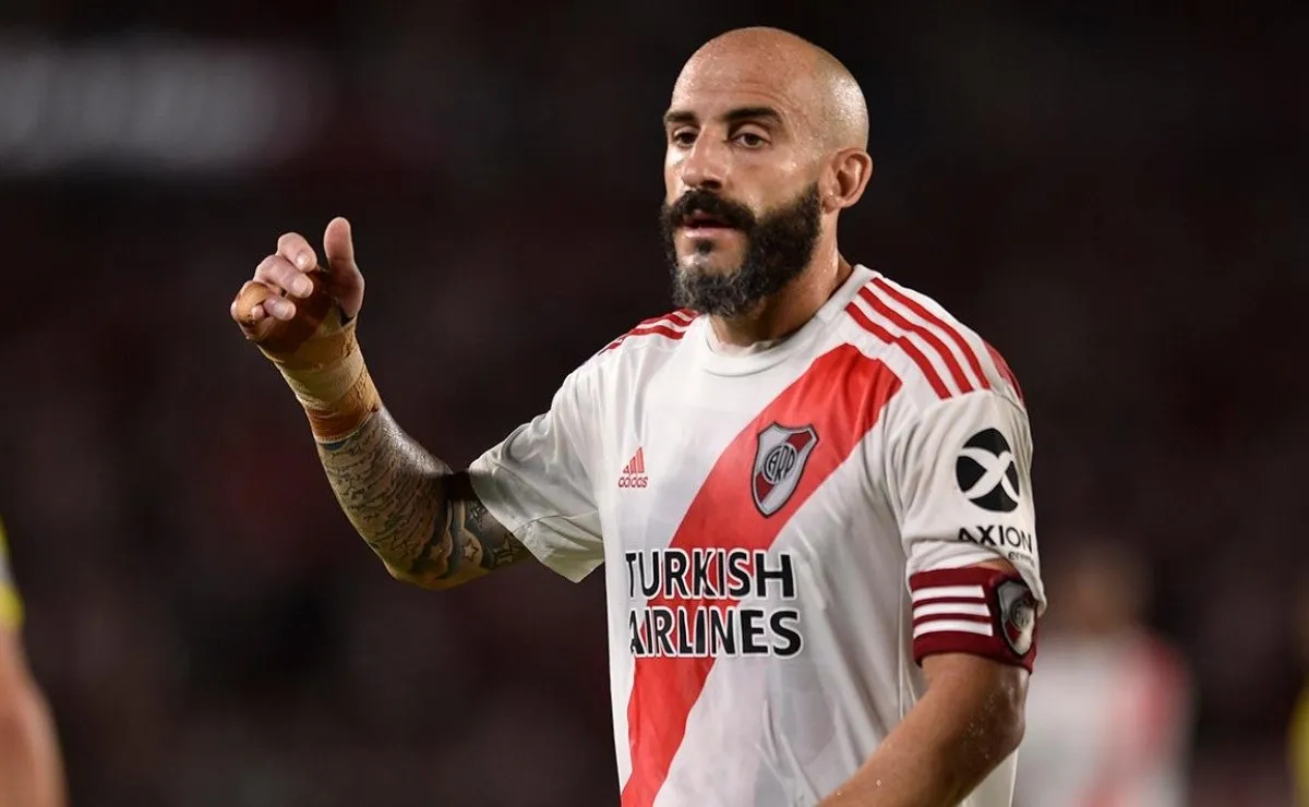 Javier Pinola disputó 21 partido en River en 2020 y en ninguno fue amonestado ni expulsado.