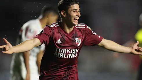 Julián Álvarez festeja en el empate ante San Pablo en Brasil