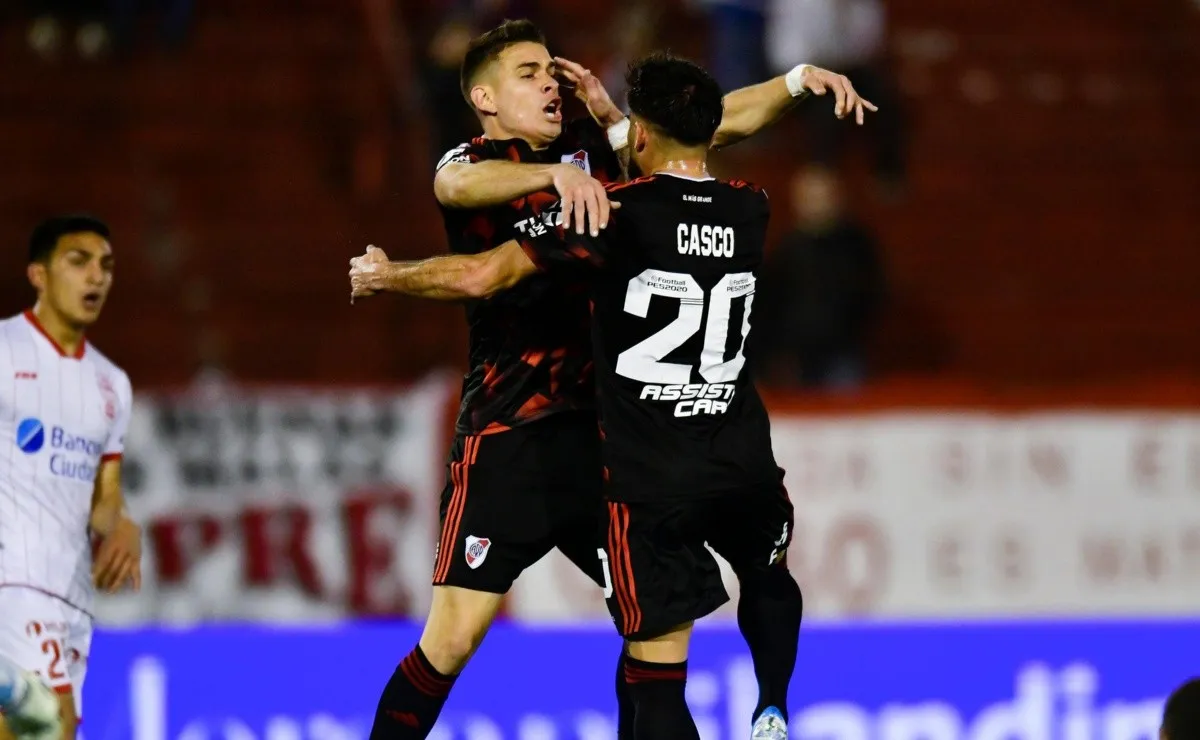 River aplastó a Huracán en el último cruce.