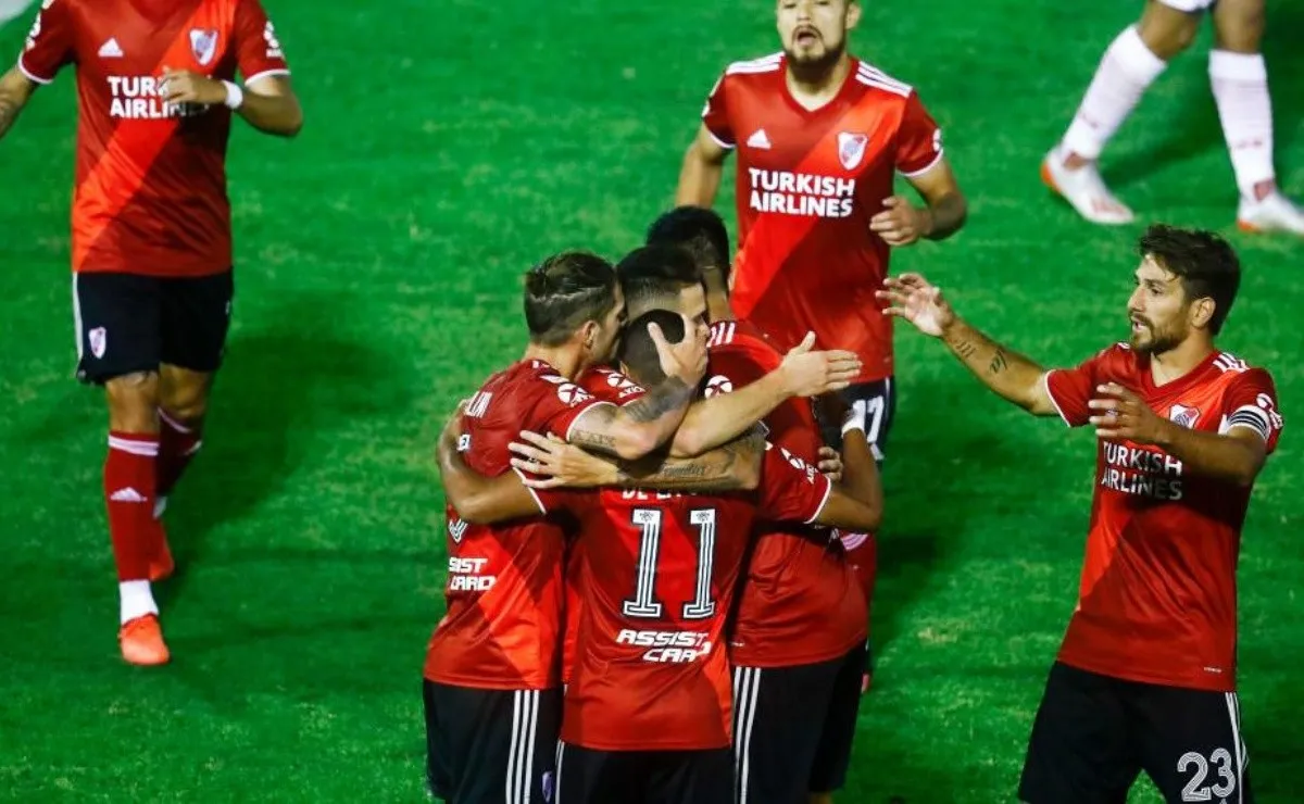 River Plate enfrenta a Huracán por la Copa Diego Maradona