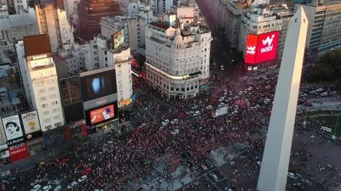 La histórica caravana de los hinchas de River hasta el Estadio Monumental