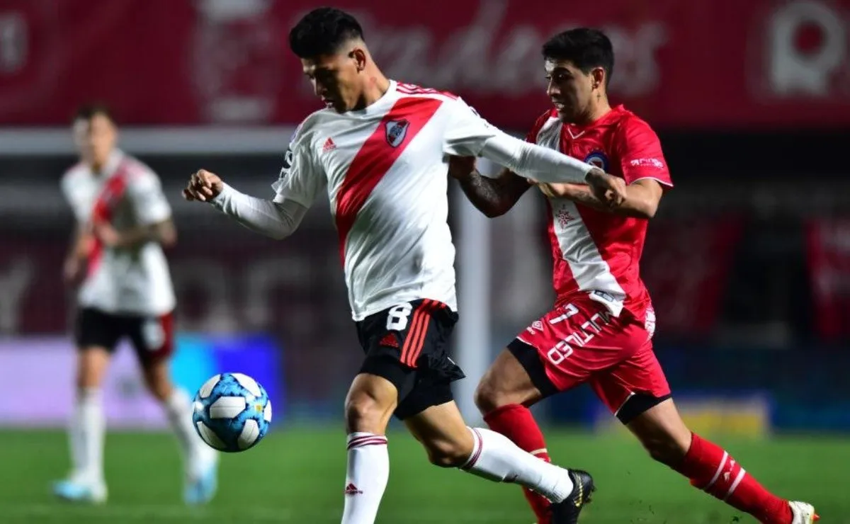 River domina claramente el historial contra Argentinos.
