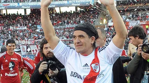 Ariel Ortega demostró una vez más todo su amor por River