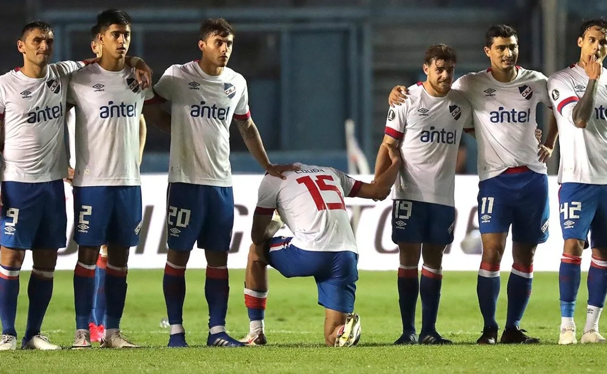 Nacional no enfrentó a Peñarol por la muerte del ex Presidente uruguayo Tabaré Vázquez y llegará descansado al duelo del próximo jueves ante River.