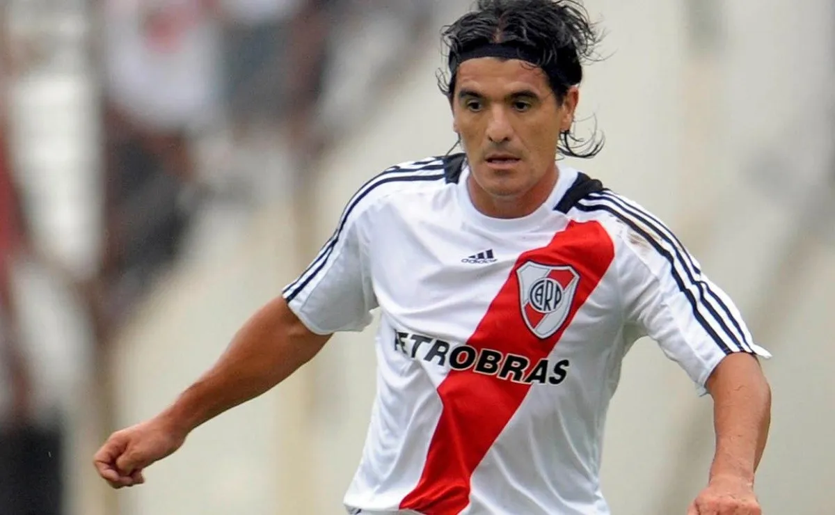 Ortega jugó 359 partidos en sus cuatro etapas en River, convirtió 80 goles y obtuvo siete títulos, entre ellos la Copa Libertadores de 1996.