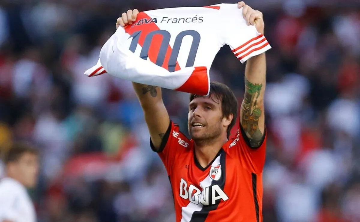 Fernando Cavenaghi disputó 212 partidos en River (en tres ciclos), convirtió 112 goles y ganó ocho títulos con el Manto Sagrado.