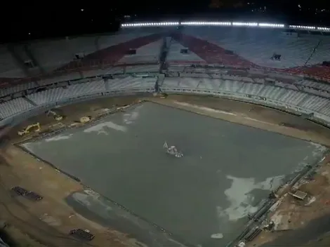 ¿Por qué está gris el campo de juego del Monumental?