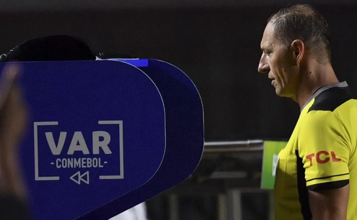 El VAR comenzará a implementarse a partir de esta instancia de octavos de final