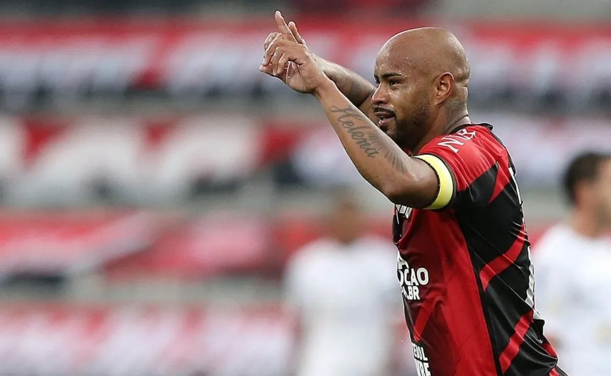 Thiago Heleno convirtió el gol de Athletico Paranaense ante Santos