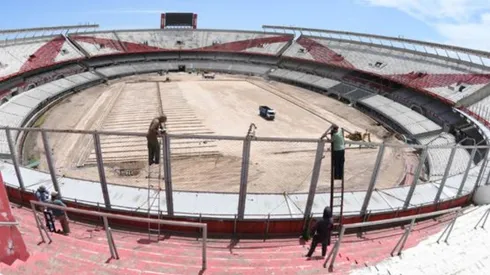 En el marco de las obras para la mejora del Monumental, un grupo de obreros que trabajan de noche encontraron un túnel que no se usaba desde 1977.