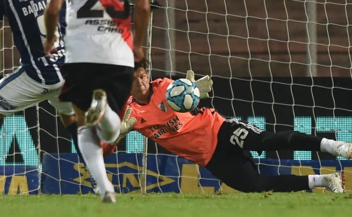 Enrique Bologna atajó 10 partidos oficiales con el buzo de River