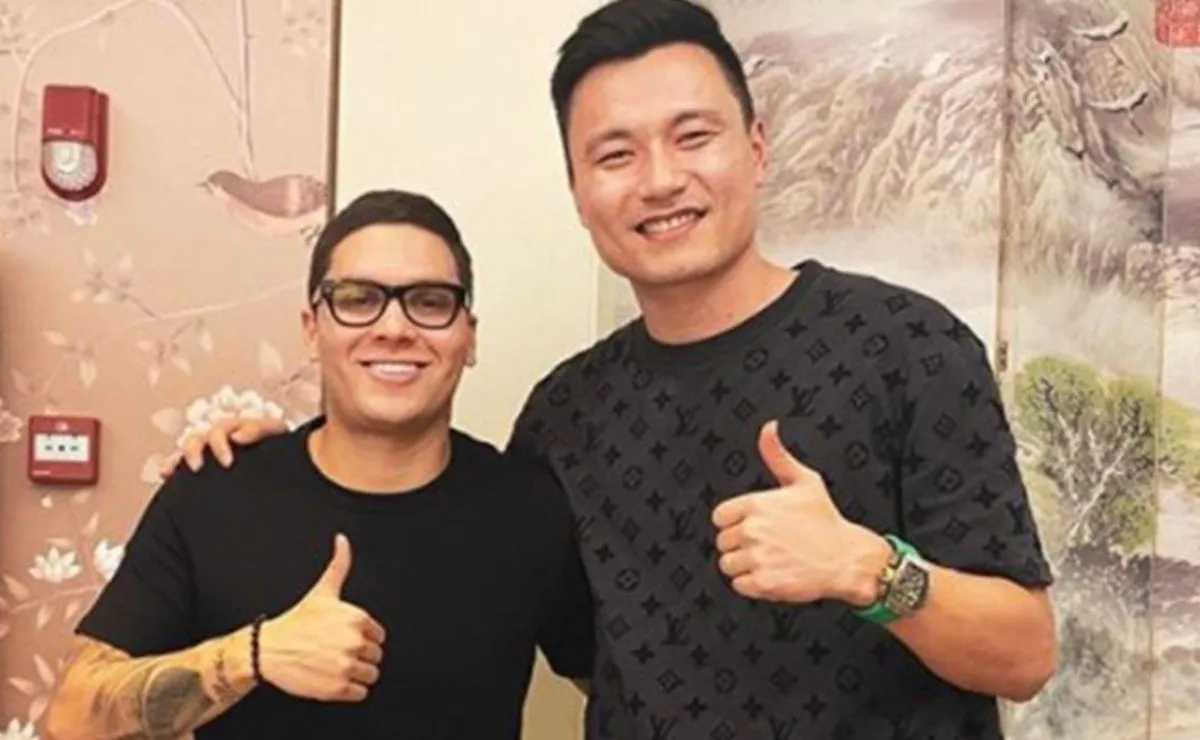 Juanfer Quintero recibió la bienvenida de sus compañeros en China