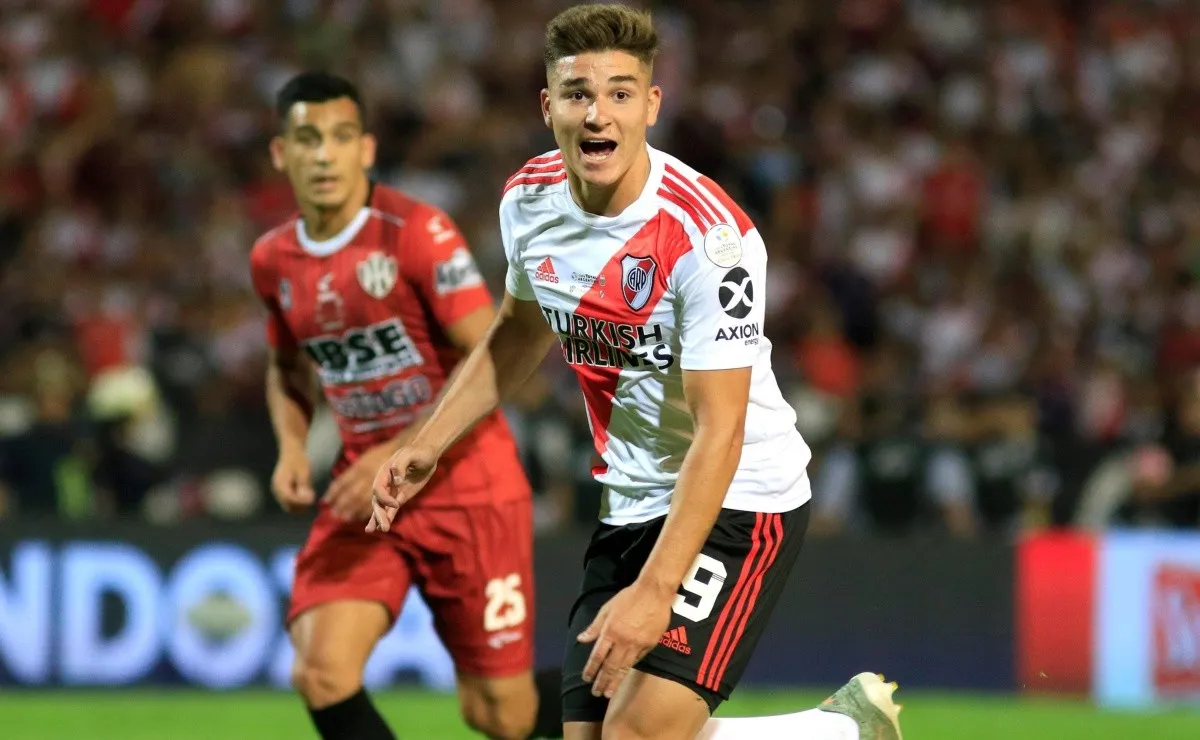 Julián Álvarez apenas disputó 31 partidos con el Manto Sagrado y convirtió 8 goles.