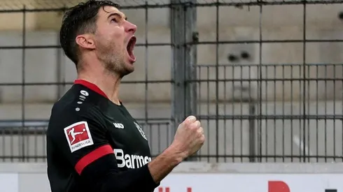 Lucas Alario marcó un doblete en el Bayer Leverkusen