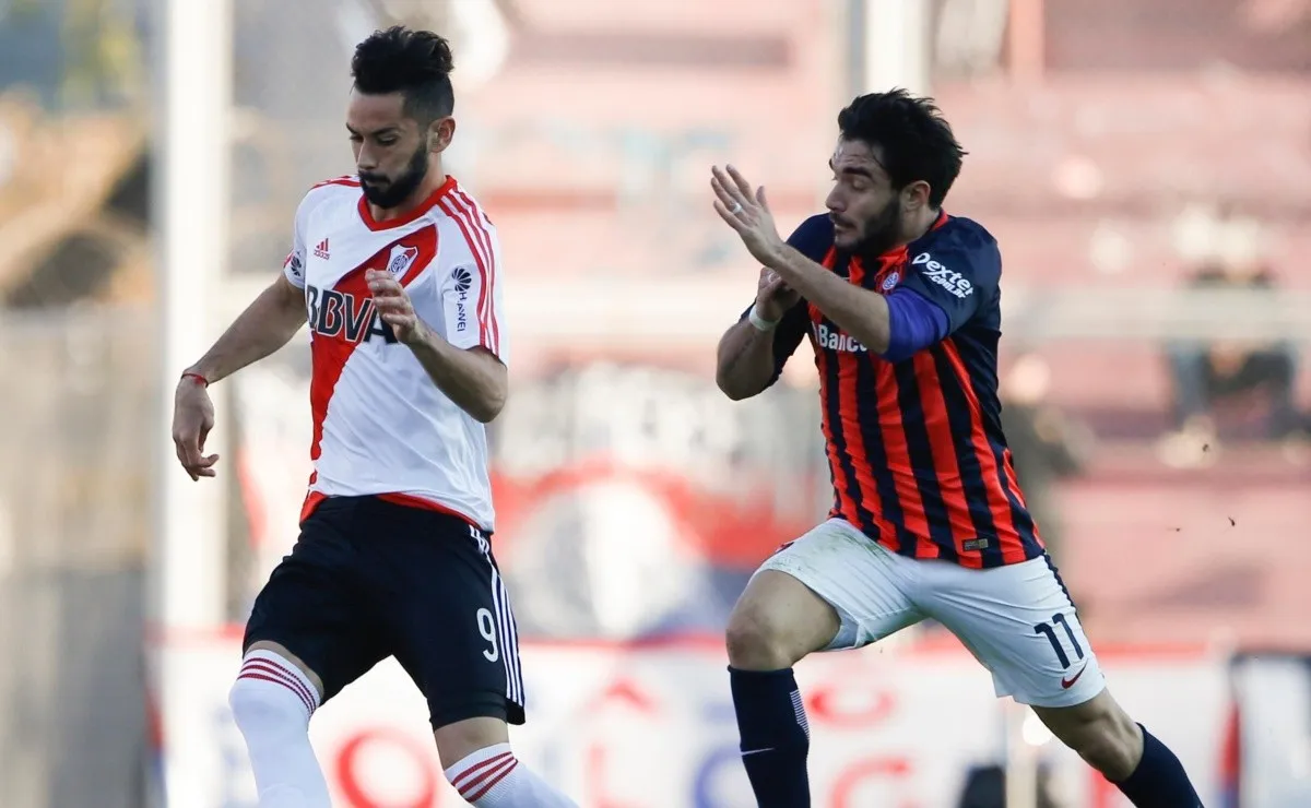 Marcelo Larrondo ante San Lorenzo en el Nuevo Gasómetro.