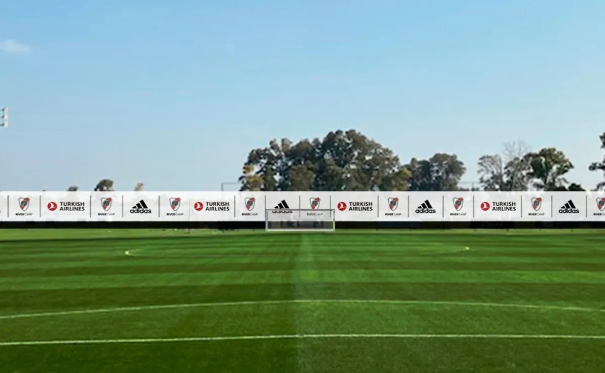 Así se verá el River Camp con una lona con publicidades a su alrededor.