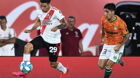 Gonzalo Montiel se proyecta por derecha en el último partido ante Banfield que fue triunfo por 1 a 0.