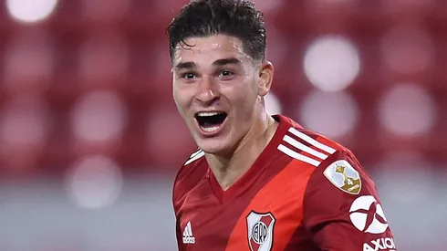 Julián Álvarez suma 5 goles en la Copa Libertadores