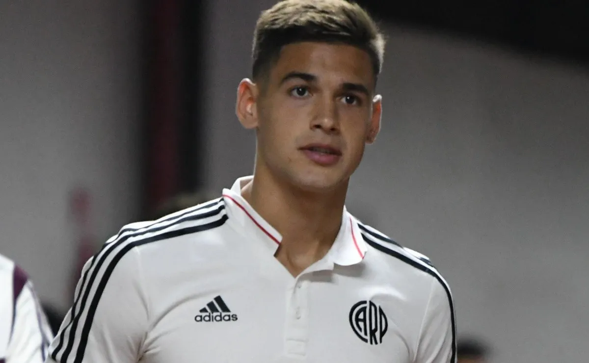 Martínez Quarta viajó a Italia luego de su participación con la Selección para sumarse a la Fiorentina.