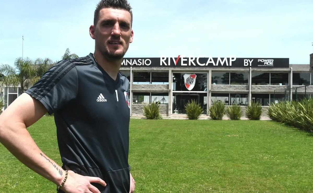 Franco Armani en el River Camp, donde se pretendía jugar como local en la Copa de la Liga Profesional.