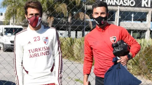 Ponzio y Scocco fueron compañeros en Newell's y en River. Esta mañana se reencontraron en Ezeiza.