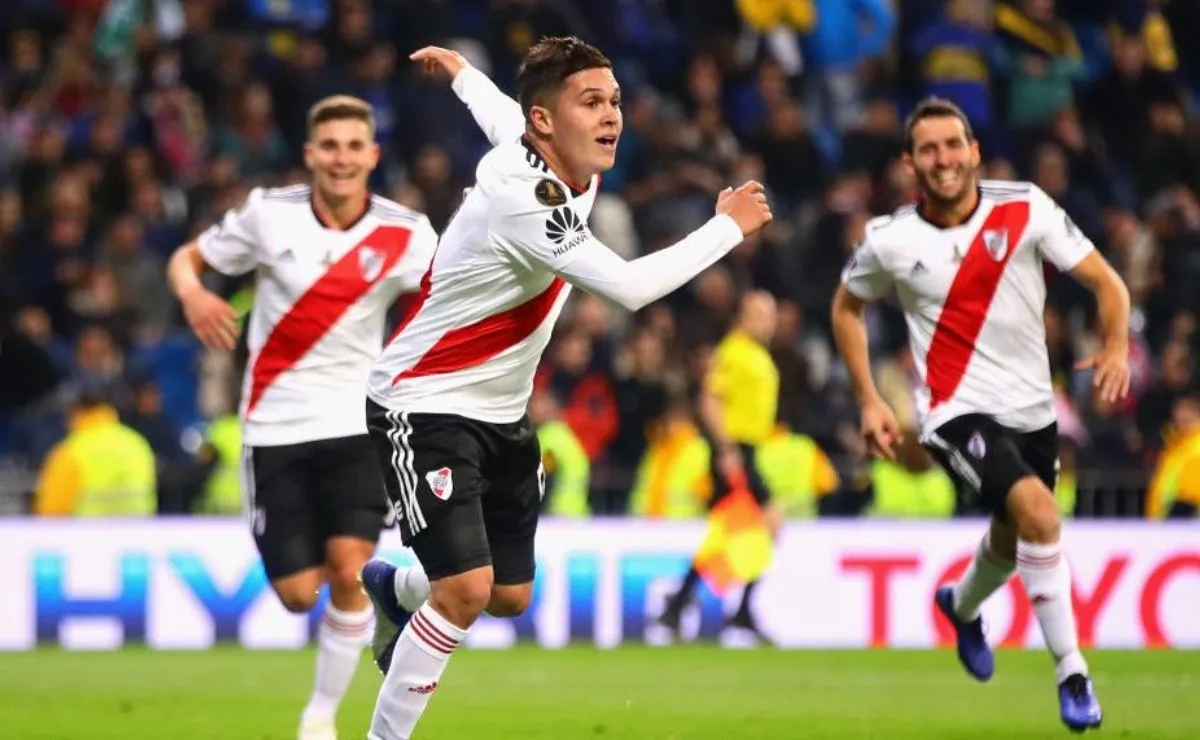 Quintero celebra el gol que ponía en ventaja a River sobre Boca.