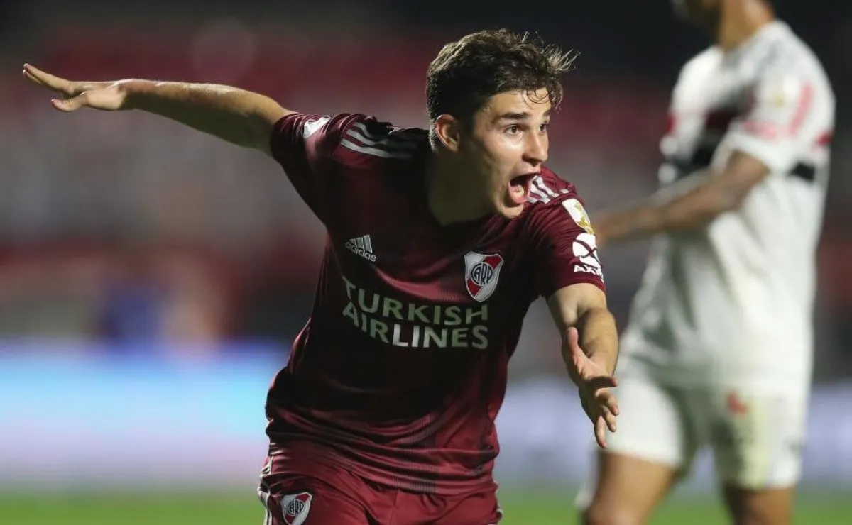 Julián Álvarez volvería a ser de la partida.