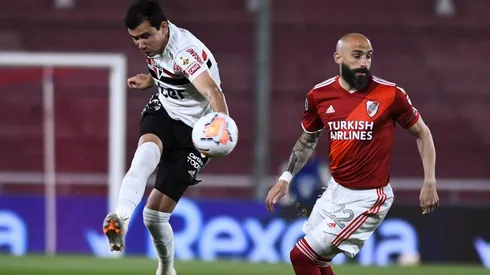 River estrena la nueva camiseta alternativa frente a San Pablo.