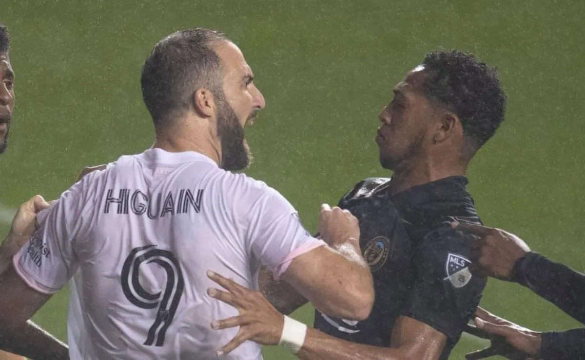 Gonzalo Higuaín, a plena discusión en su debut en la MLS