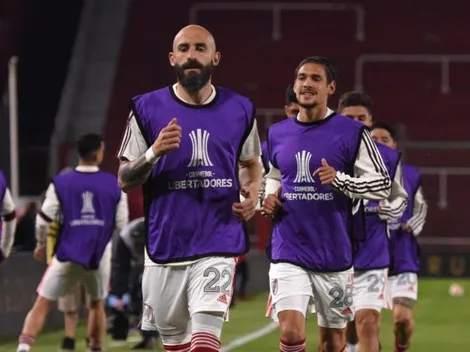 Pinola y una camiseta muy particular que usa debajo de la banda