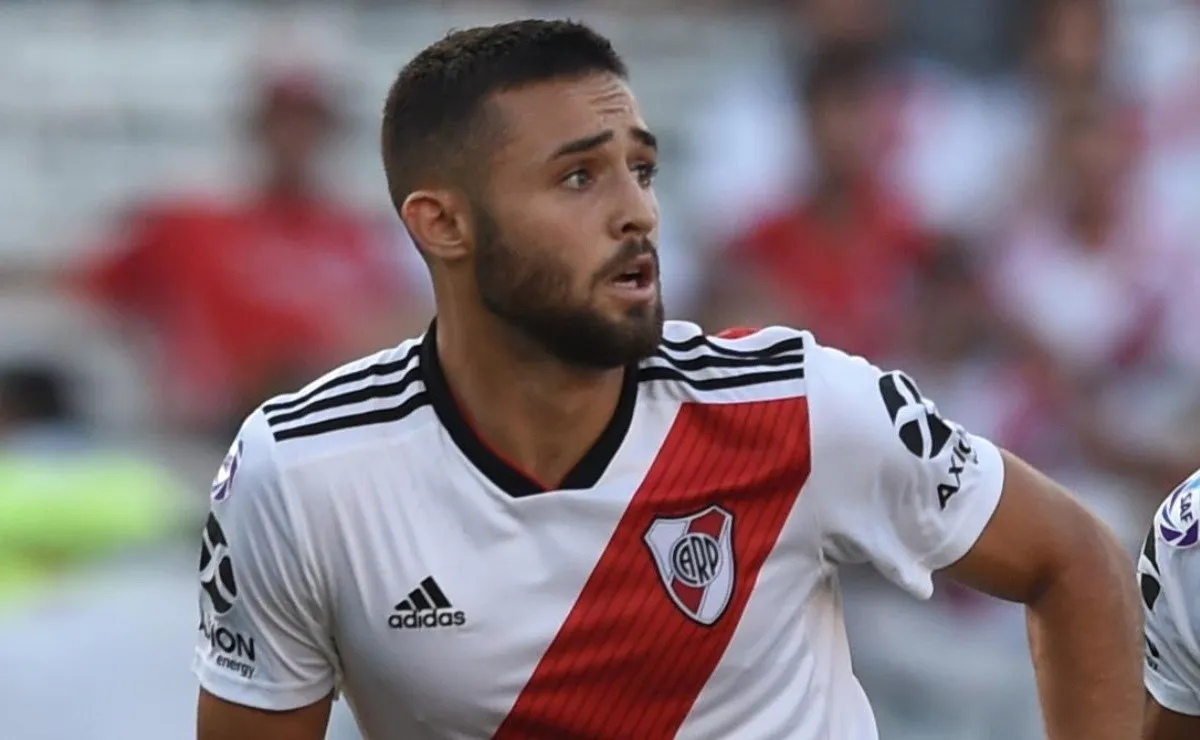 El defensor jugó cuatro partidos oficiales en River. Formó parte del plantel campeón de la Copa Libertadores y Recopa Sudamericana 2018.