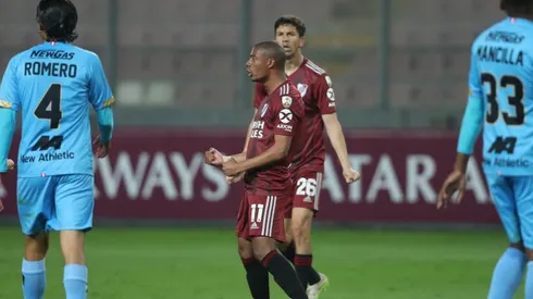 El uruguayo pegó de media distancia y anotó el 1-0.