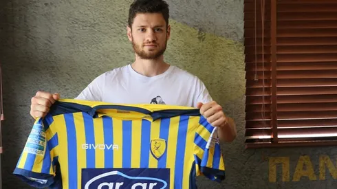 El volante fue presentado en el club griego.