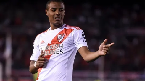 Sus actuaciones en River lo llevaron a la selección de Uruguay.