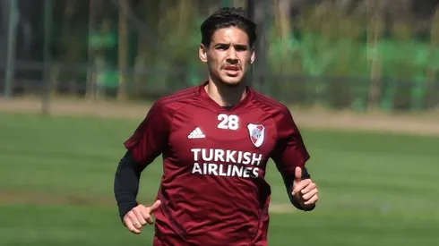 El defensor sigue la puesta a punto en River Camp.