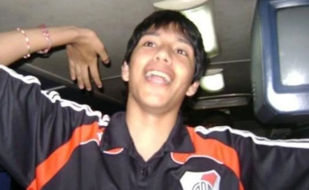 Walter Paz, siempre con una sonrisa cuando de alentar a River se trataba