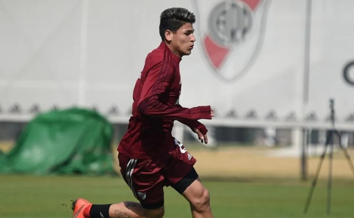 El colombiano se entrena en River Camp.
