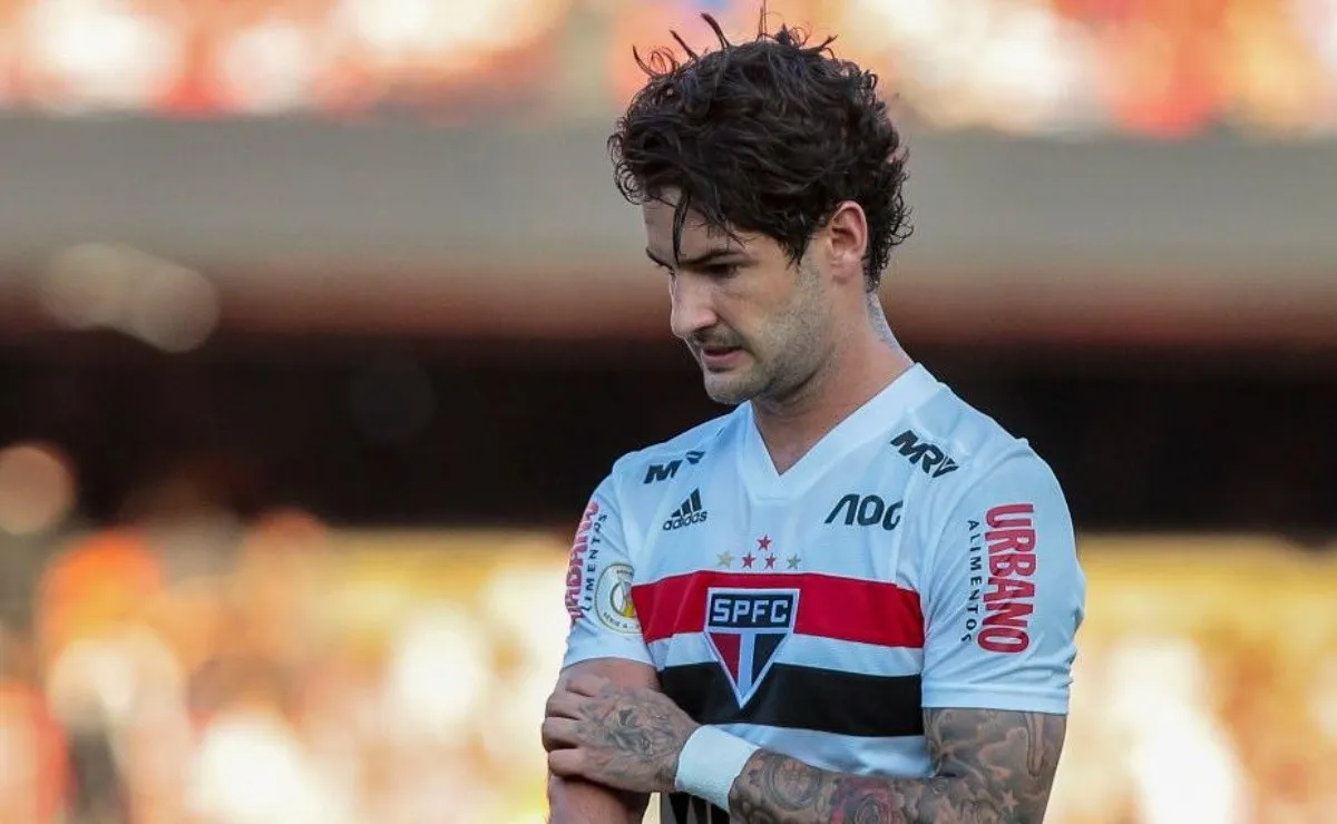 El histórico delantero brasileño se quedó sin club.