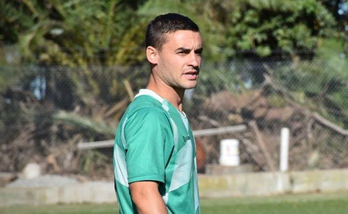 Leandro hoy es enganche de Brown de San Vicente.
