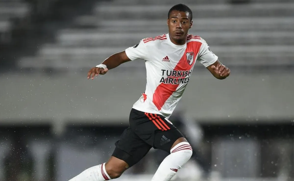 El Millonario tiene el 30% del futbolista uruguayo.