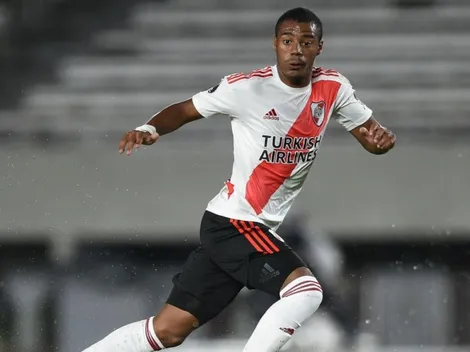 Liverpool atento a una posible venta de De La Cruz