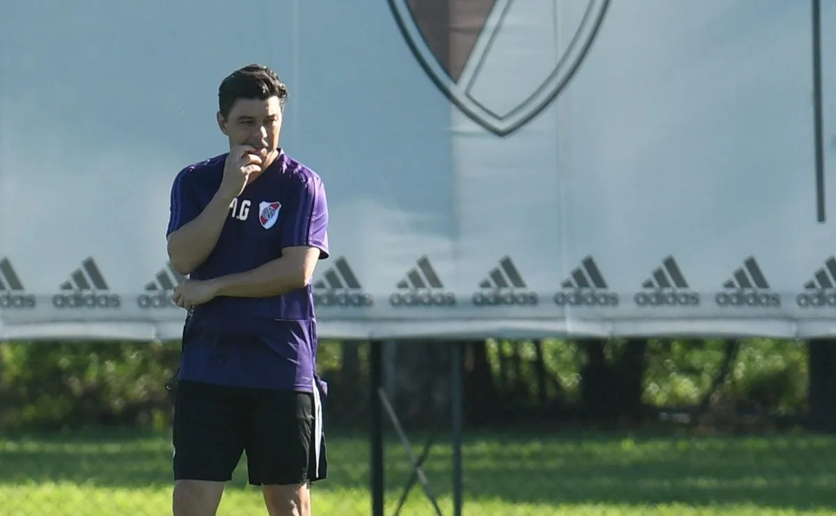 El Muñeco está cómodo en River Camp.
