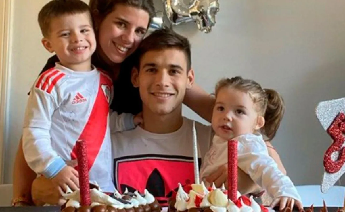 El defensor y su familia durante el festejo de su último cumpleaños durante la cuarentena.