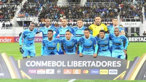 La formación en el choque frente a San Pablo en la primera fecha.