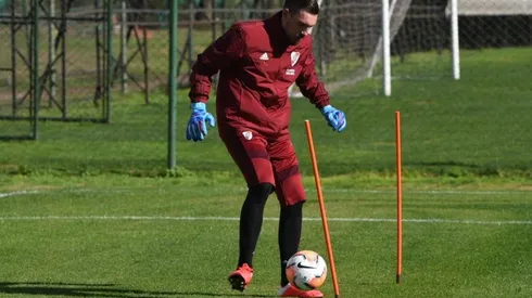 Los jugadores se entrenan desde las 9:30 en el River Camp