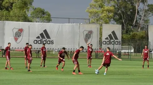 El predio de Ezeiza comenzó a ser acomodado bajo las reglas del protocolo de la AFA.