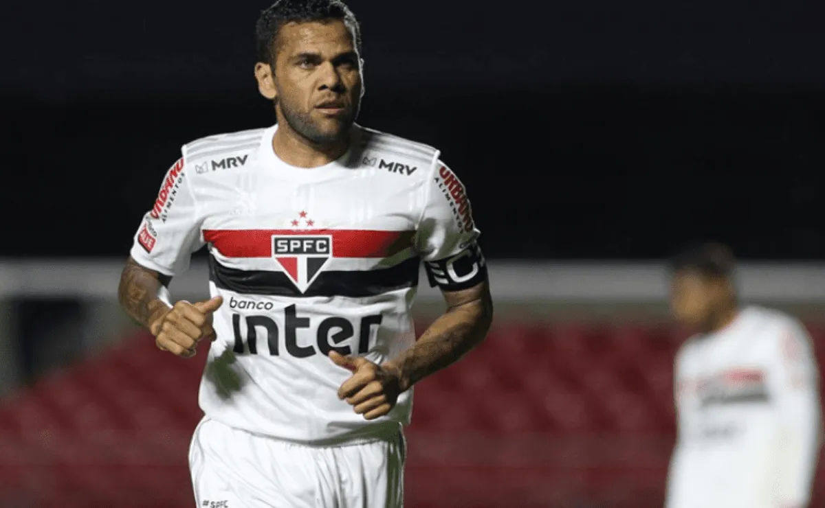 Dani Alves no puede encontrar la regularidad en su equipo.