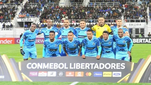 La formación en el choque frente a Sao Paulo en la primera fecha.